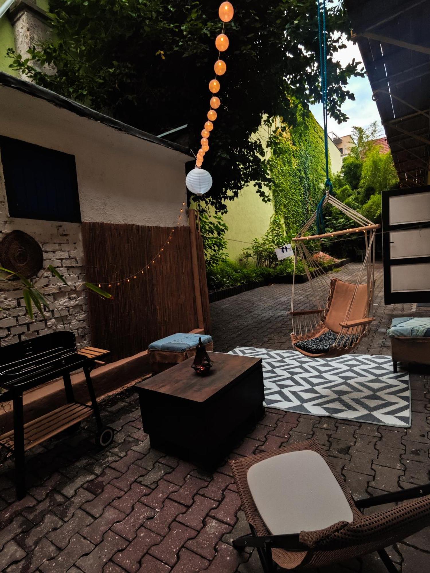 Vintage Room With Garden View براتسيلافا المظهر الخارجي الصورة